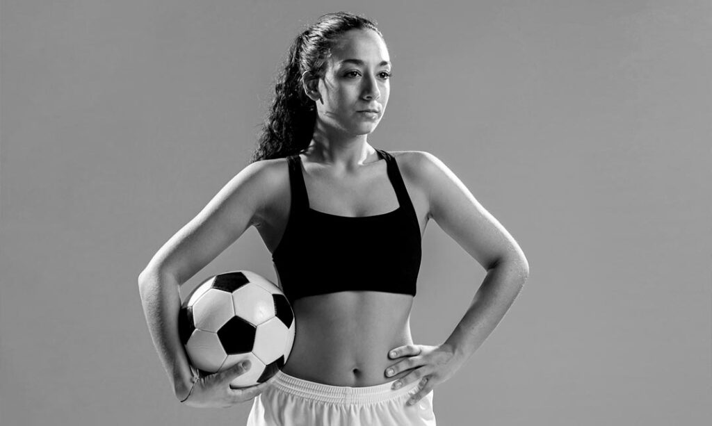 Mujeres en el fútbol: una voz que resuena en el deporte rey