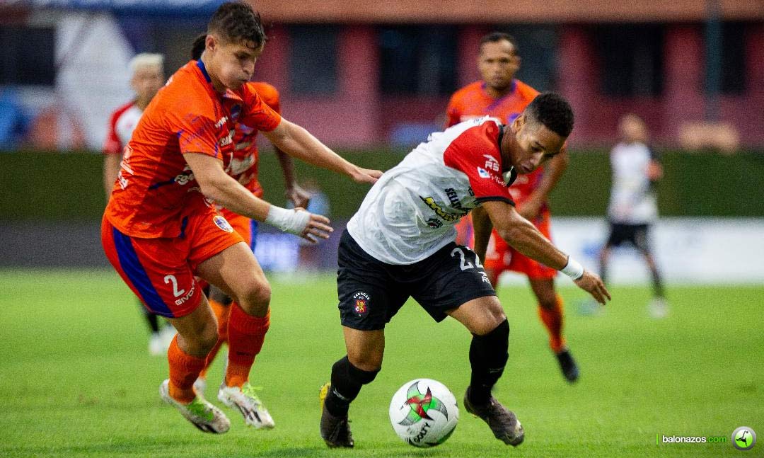 Academia Puerto Cabello y Caracas FC