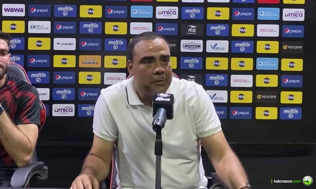 el técnico Leo González