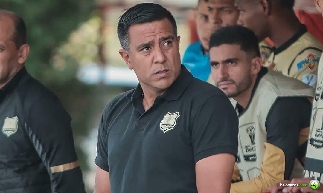 entrenador venezolano César Farias