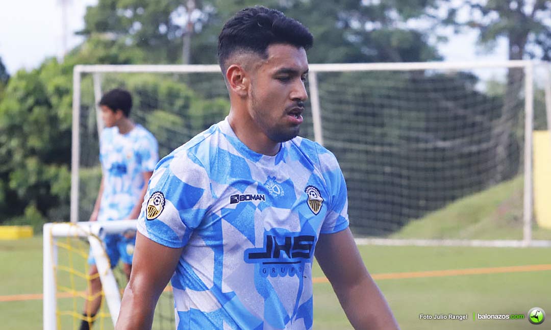 atacante argentino Andrés Ríos