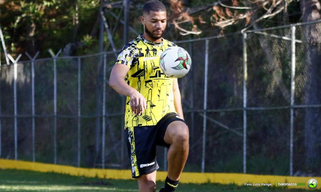 El colombiano Carlos Robles