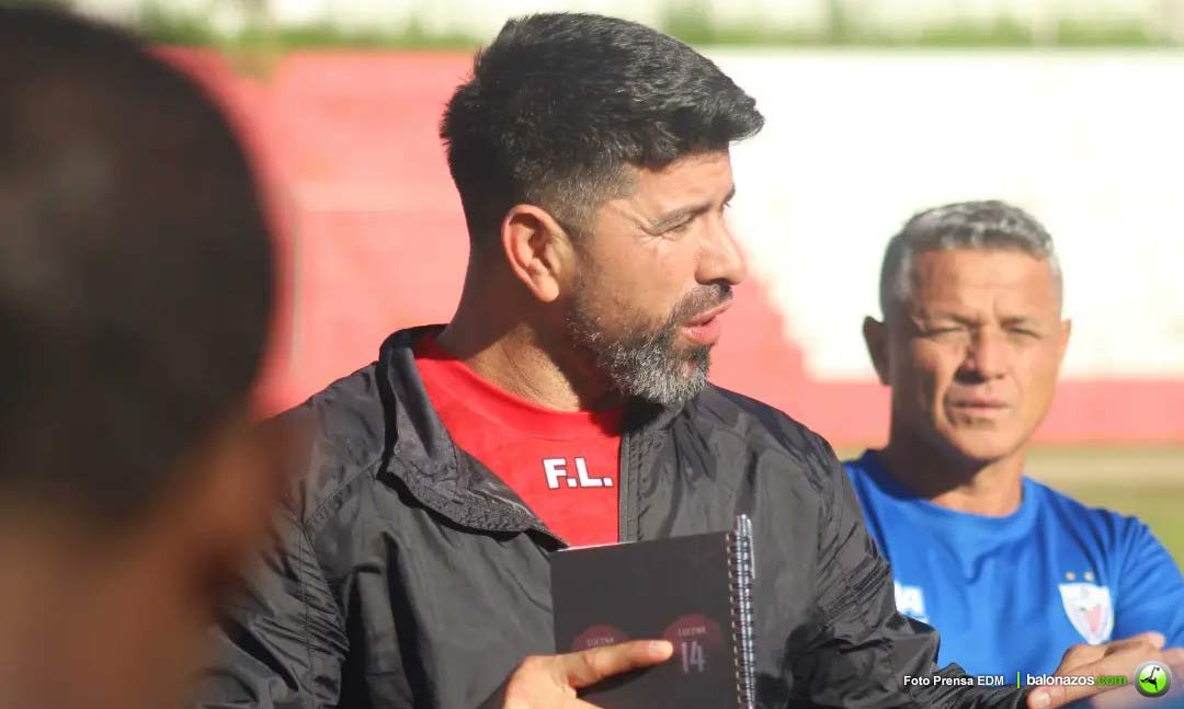 El entrenador Franklin Lucena de Estudiantes