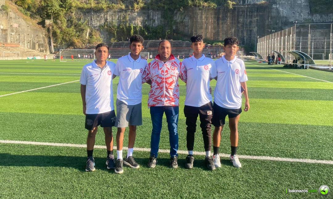 Cuatro jugadores de Escuela Prof. Mejía 