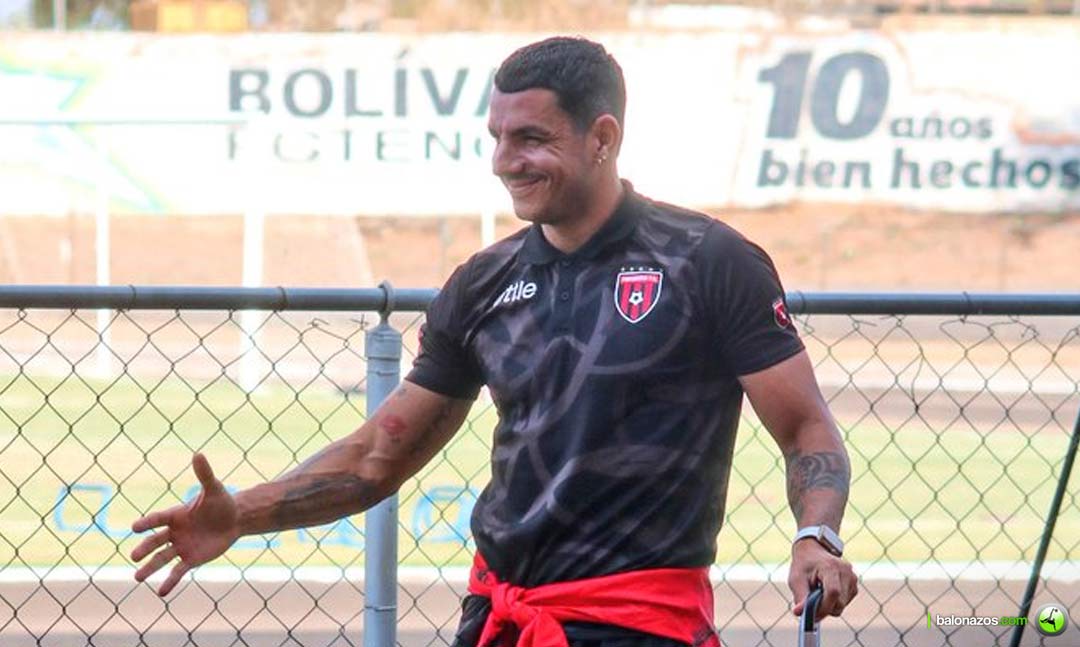 El delantero Richard Blanco 