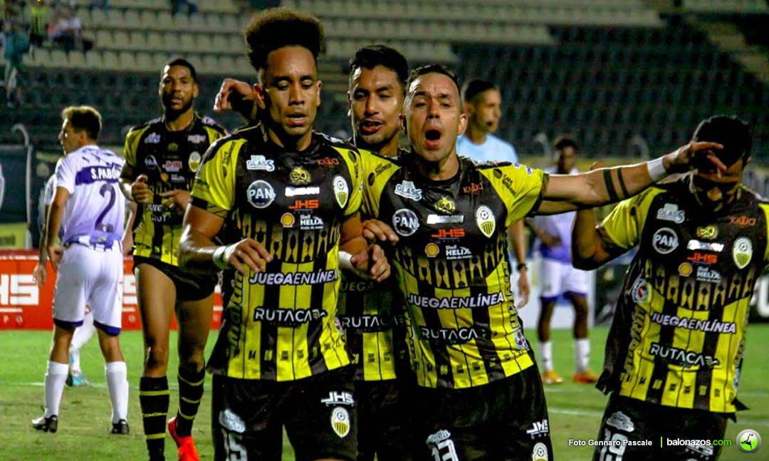 El Deportivo Táchira se metió de nuevo en la pelea