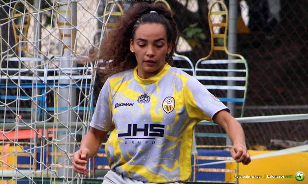 delantera Jhoagny Contreras