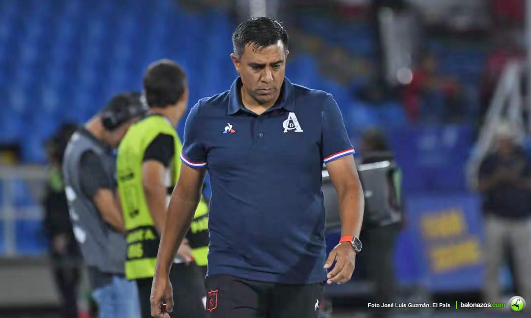 César Farías no sigue al frente del América