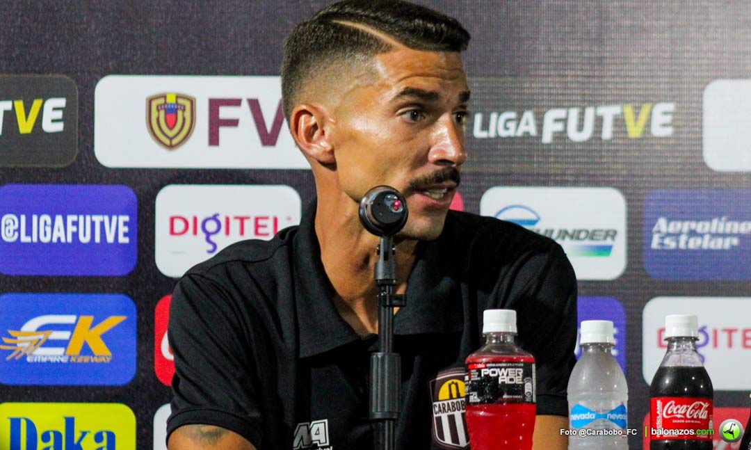 entrenador español Diego Merino