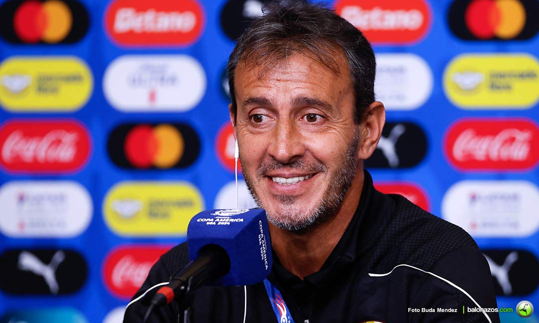 El DT Fernando Batista