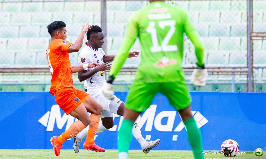 Dvo La Guaira jugó de local ante el Caracas FC