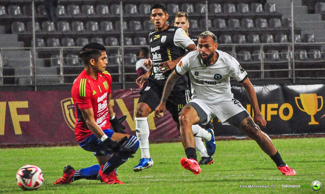 Anzoátegui debutó en su casa ganando