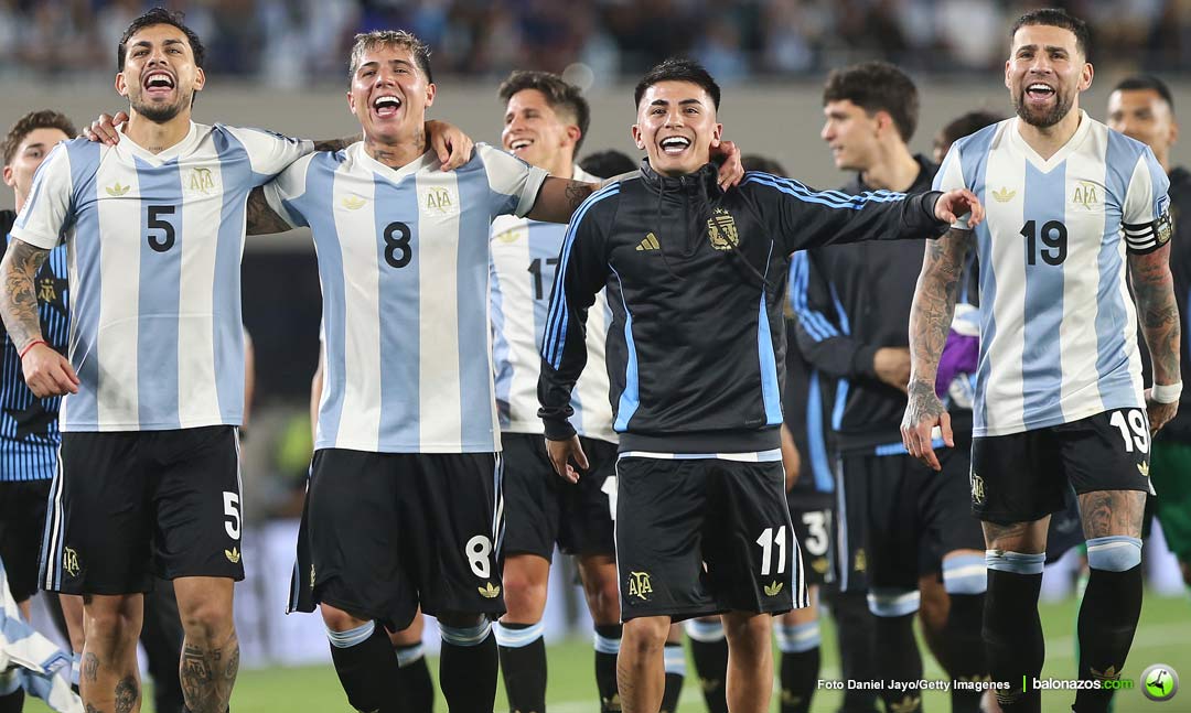 Redacción Balonazos.- La Jornada 14 de las Eliminatorias Sudamericanas clasifico a Argentina