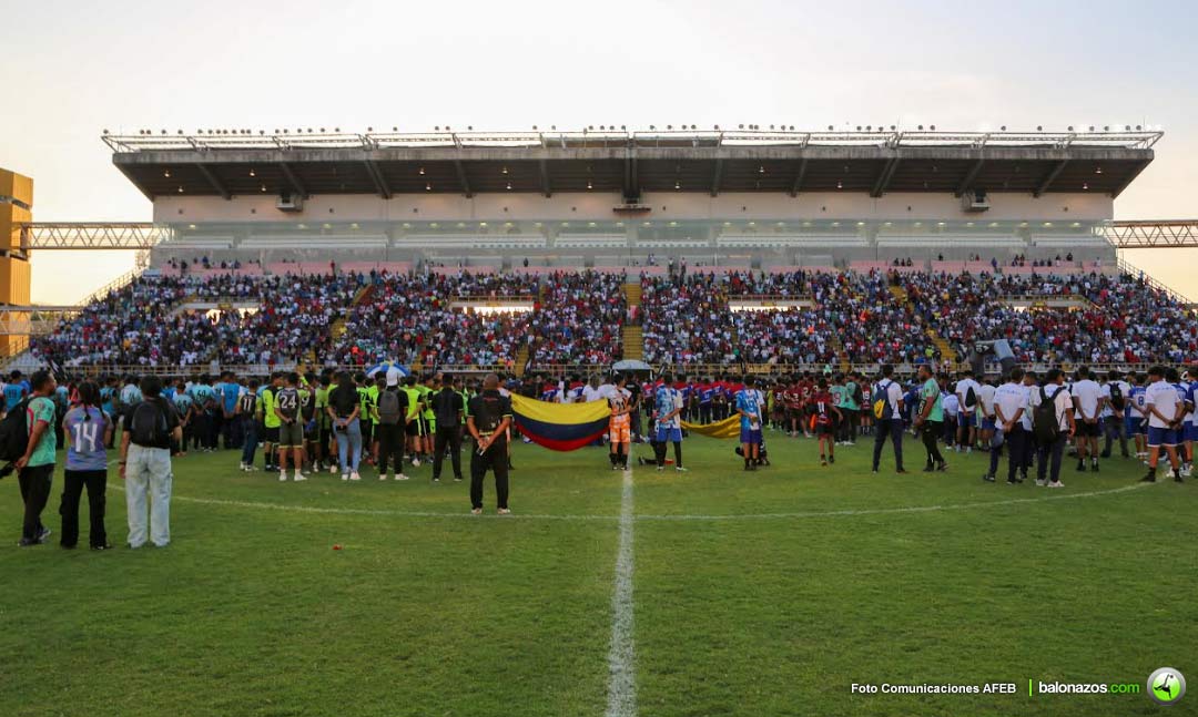 desfiles inaugurales en Bolívar