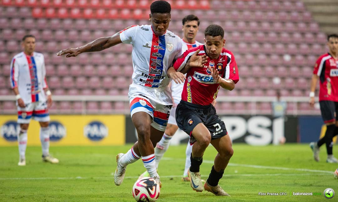 Con sus guardametas como figuras, Caracas FC y Estudiantes de Mérida empataron 0-0