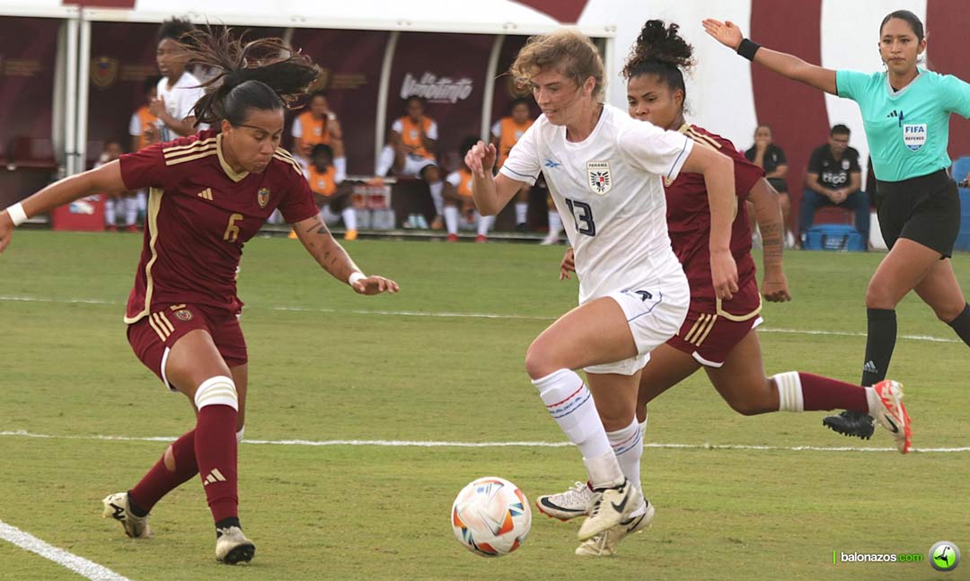 Vinotinto Femenina Absoluta
