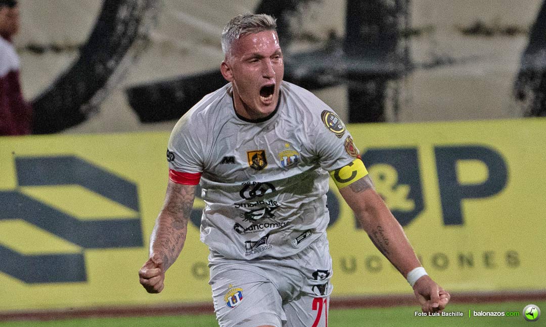 Anzoátegui empató 4-4 con UCV FC 
