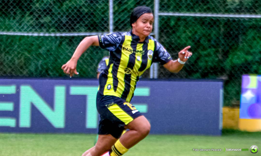 delantera Anggely Muñoz