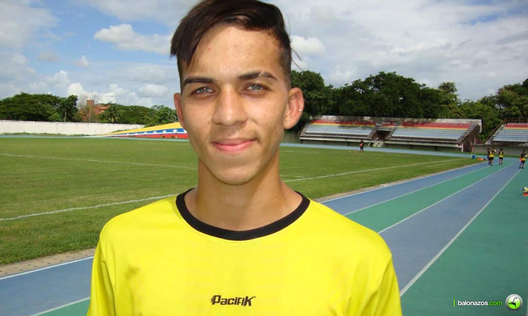 mediocampista David Loreto