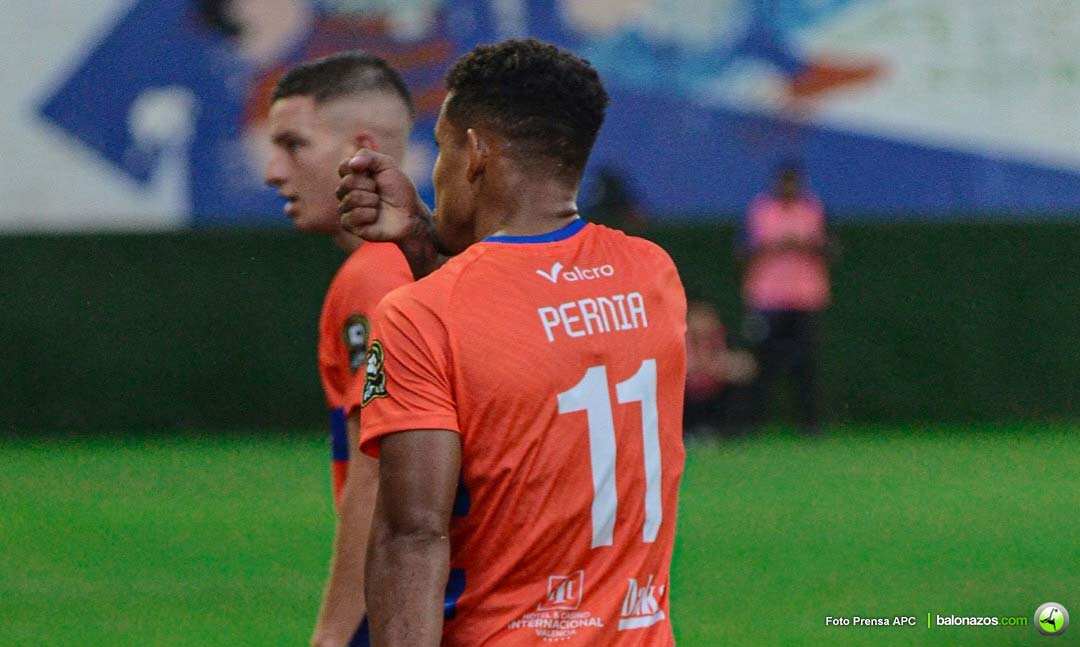 Academia  ganó con golazo de Pernía