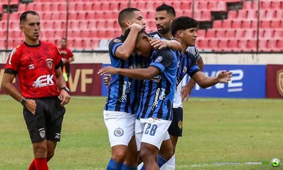 Mineros de Guayana y Angostura FC.
