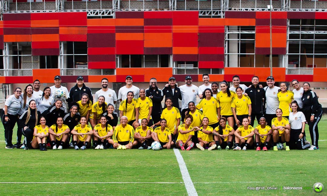 Vinotinto Femenina y Diablitos