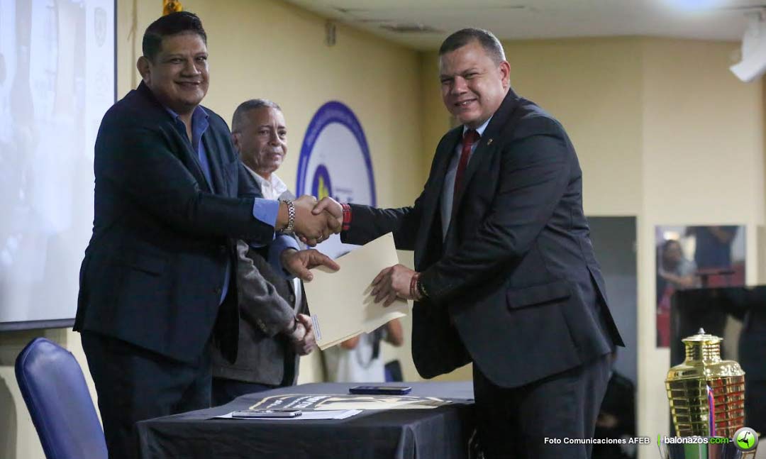 El Lic. Pedro Barros,