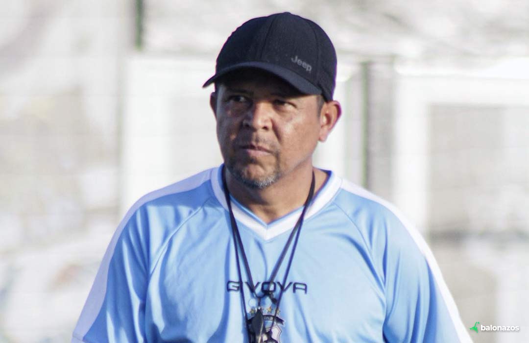 entrenador Josué Ortiz,