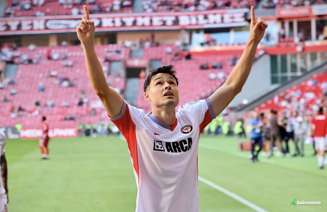 El delantero venezolano Jesús Ramírez